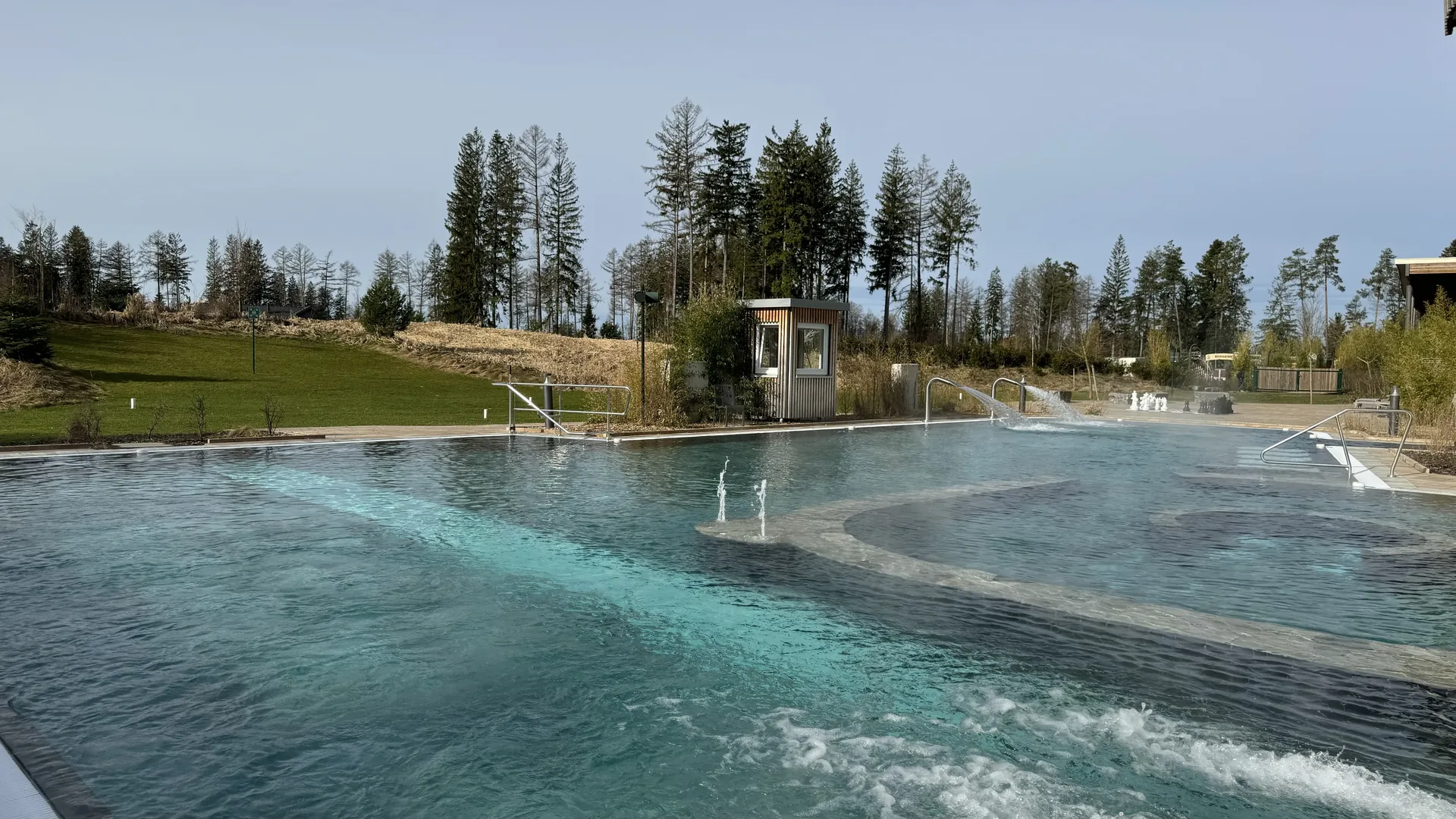 Außenbecken im Aqua Mundo des Center Parcs Park Allgäu