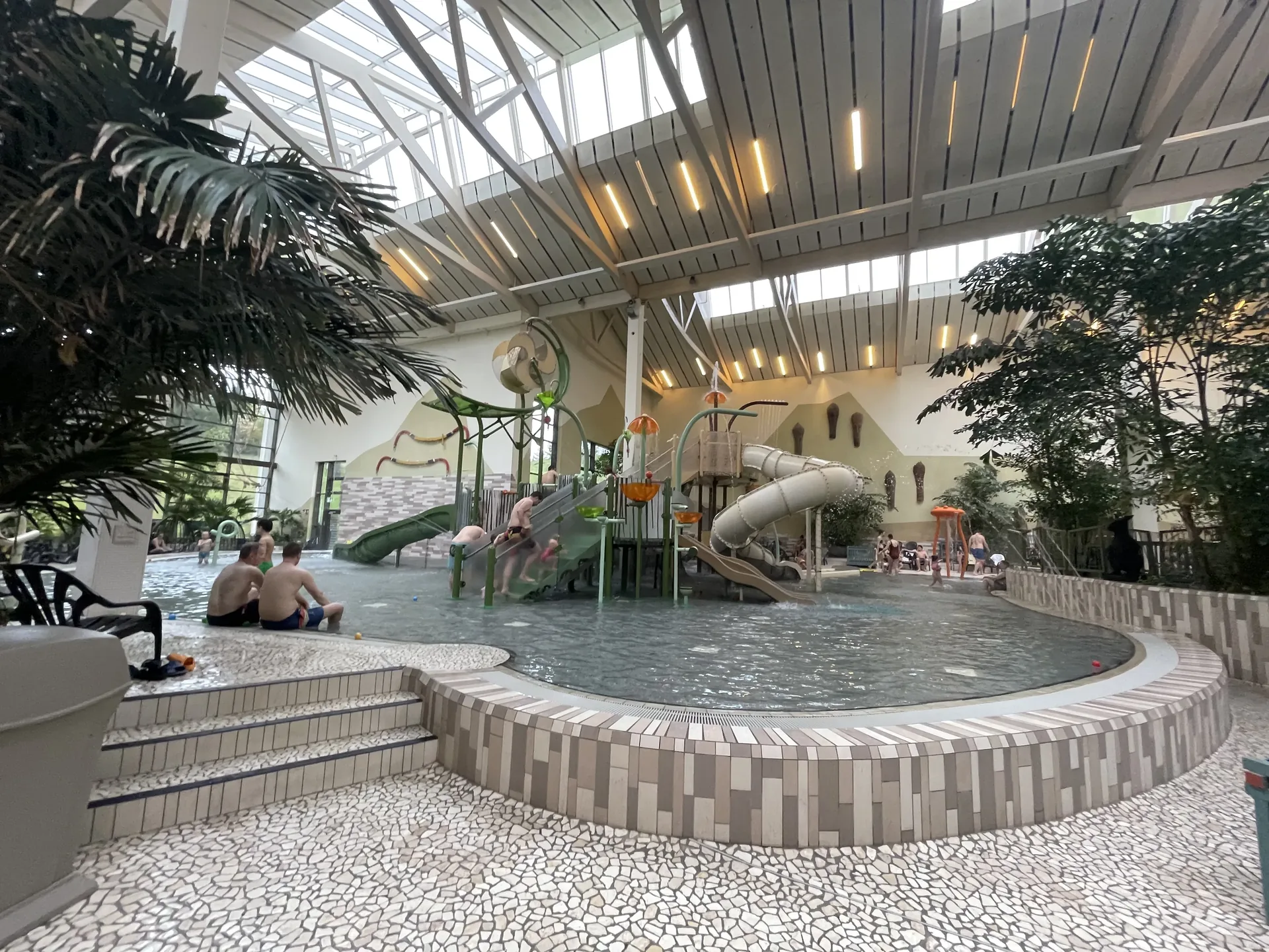 Waterplayhouse mit warmem Wasser im Aqua Mundo Park Bostalsee