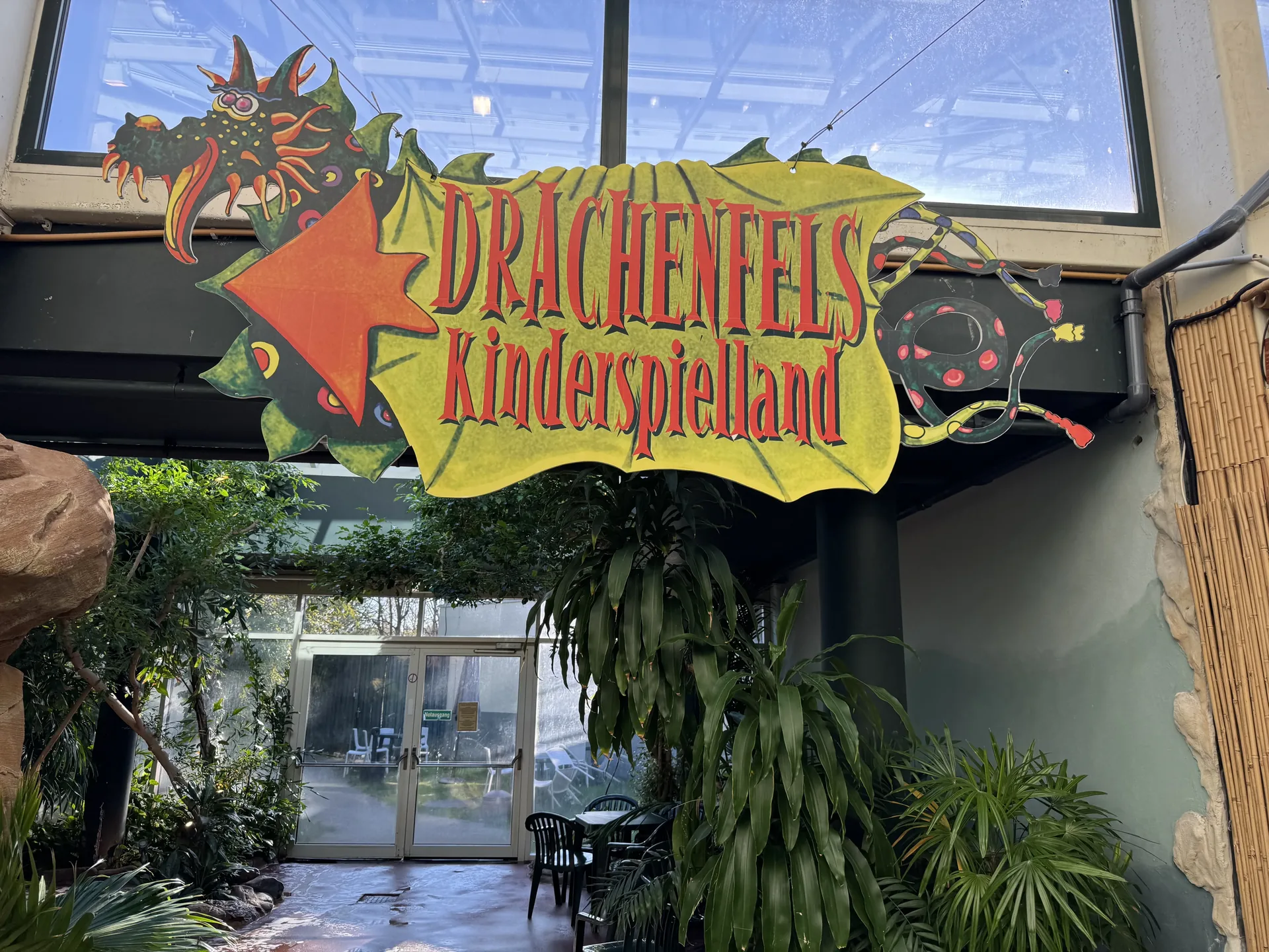 Drachenfelsen-Rutsche im Aqua Mundo Bispinger Heide